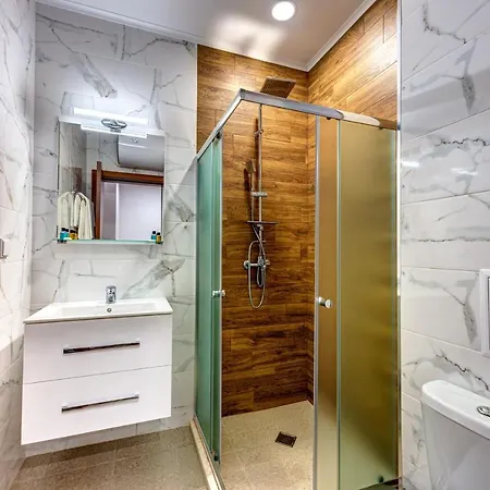 Appartement Secret 533 At Oak *